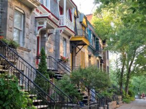 Le plateau street with colorful houses and stairs